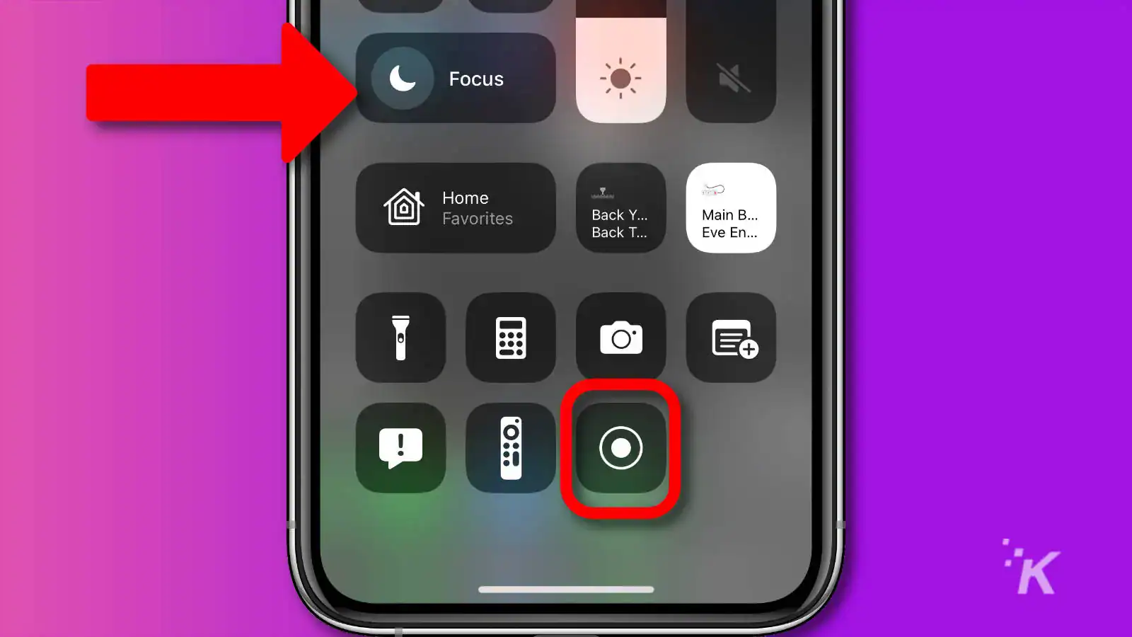 iPhone Control Center with screen recording button highlighted